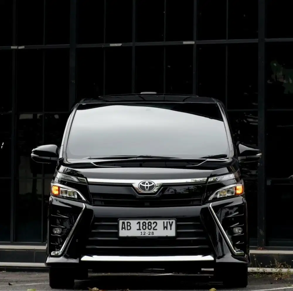 Toyota Voxy 2018. Km 38rb