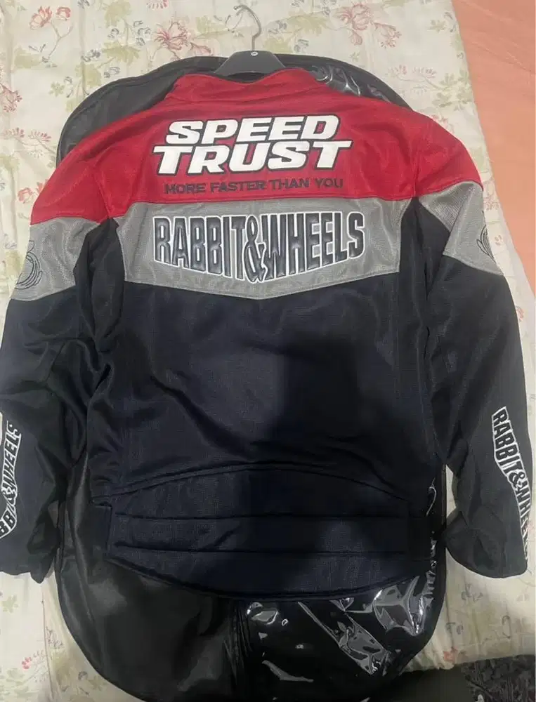 Jaket Motor Rabbit&Wheels