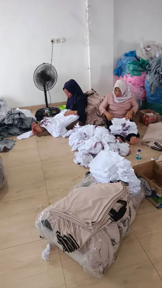 Di cari tukang buang benang konveksi yang berpengalaman.