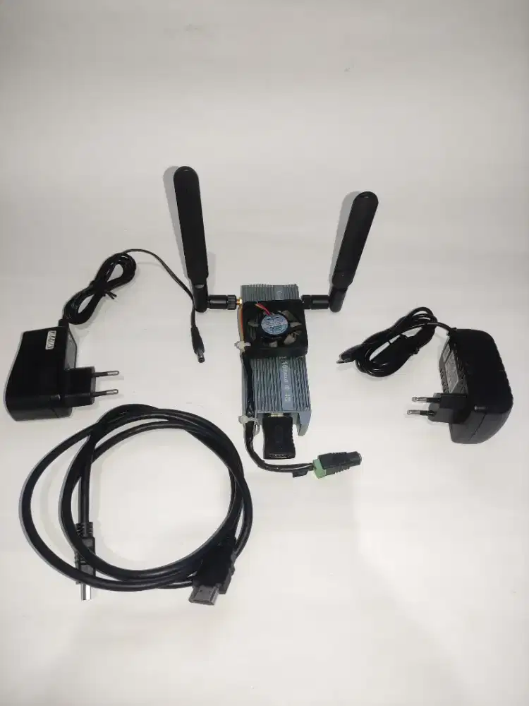 Mini Pc Xtreamer Winbox ram 4gb rom 32gb set dengan keyboard mouse