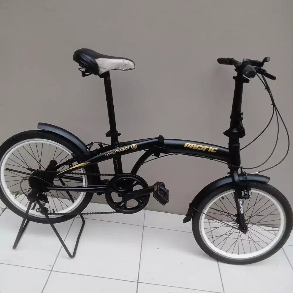 SEPEDA LIPAT UK 20 REPAINT. DIJAMIN NORMAL SIAP PAKAI