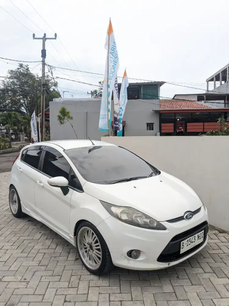 Ford Fiesta 1.4 AT