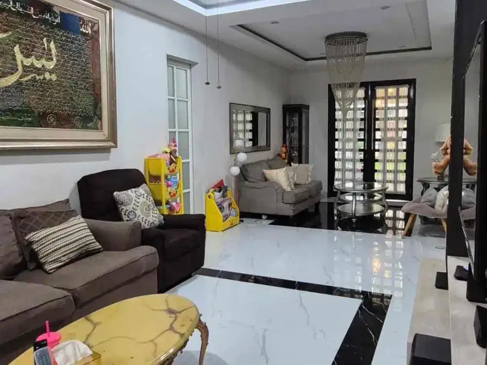 Dijual rumah di Legenda Wisata