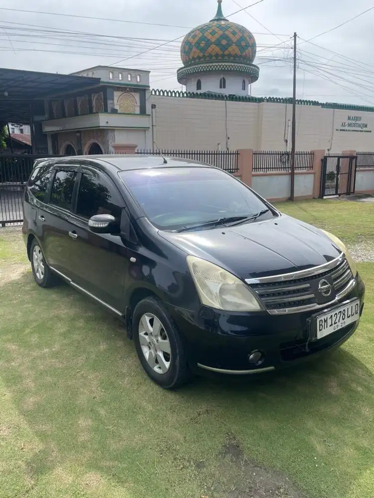 Nissan Grand Livina 1.8 XV Bensin M/T 2007