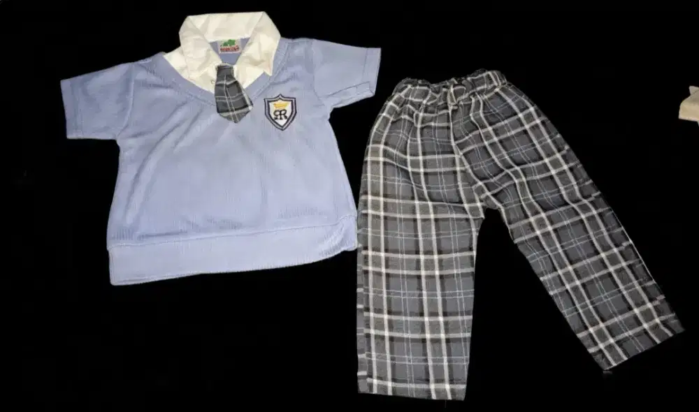 Setelan baju baby size 6-12 bulan