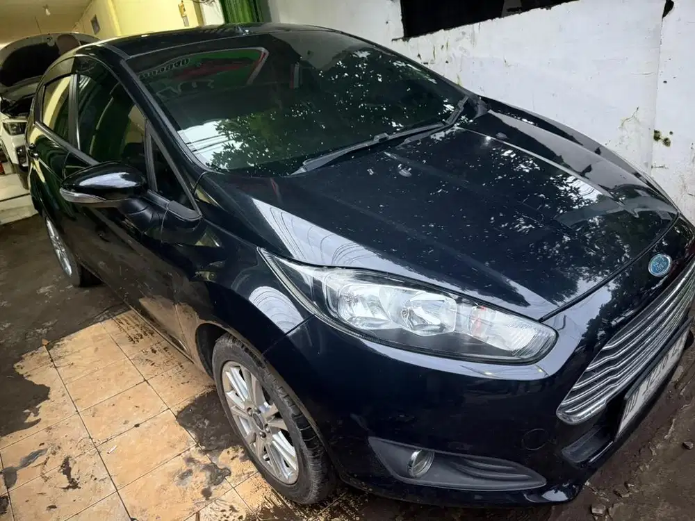 Jual Mobil Ford fiesta 1,5 matic T