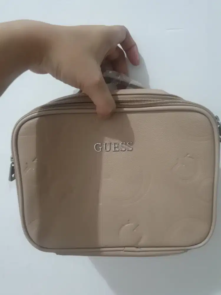 Pouch guess ori