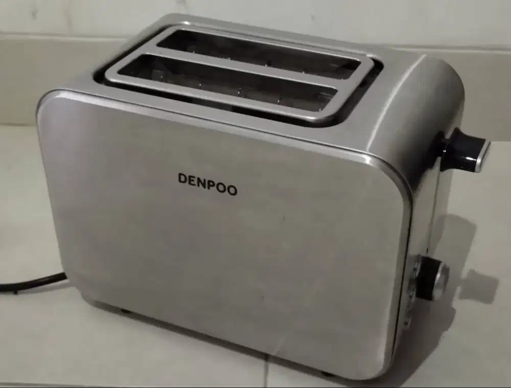 Dijual Kulkas Mini merk Sanken dan Toaster merk Denpoo