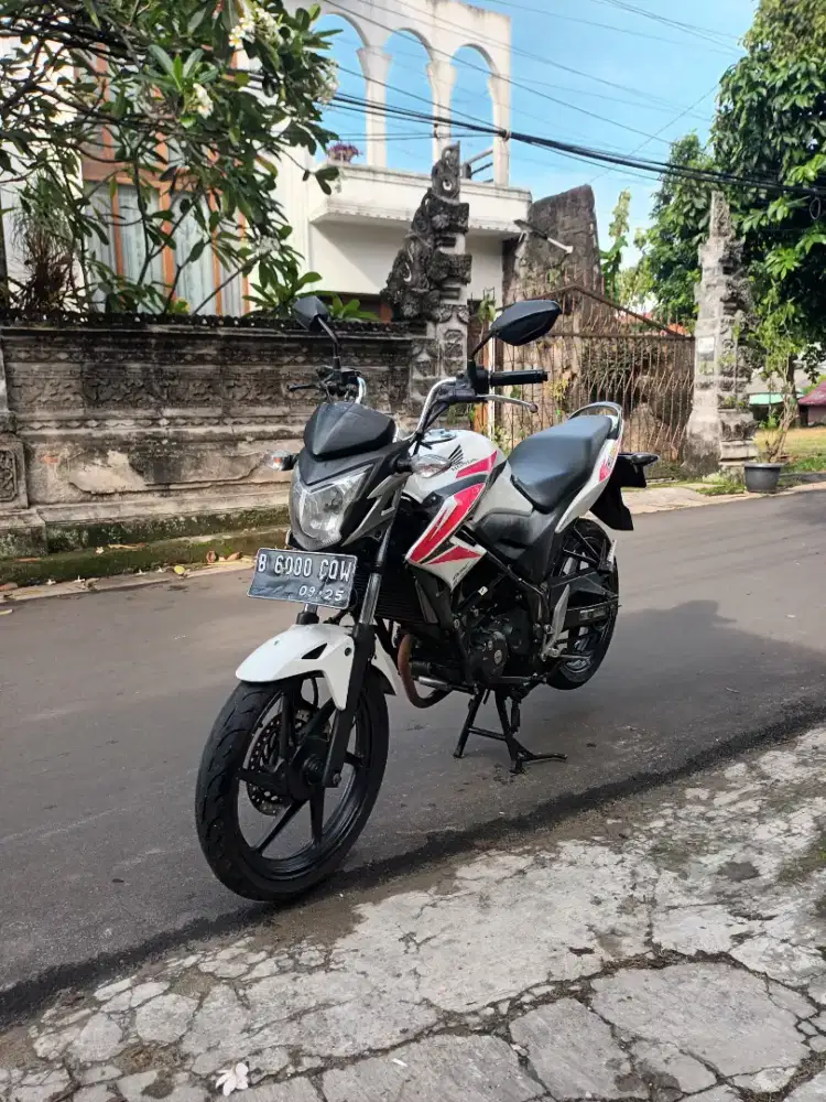 Dijual Honda CB150R thn 2014 pjk lewat