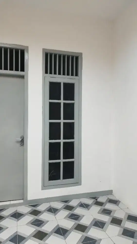 Dikontrakan, Rumah kecil utk keluarga baru - Ayah, ibu dan anak kecil