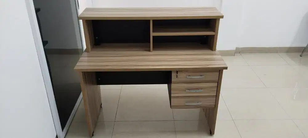 Meja Receptionist Like New