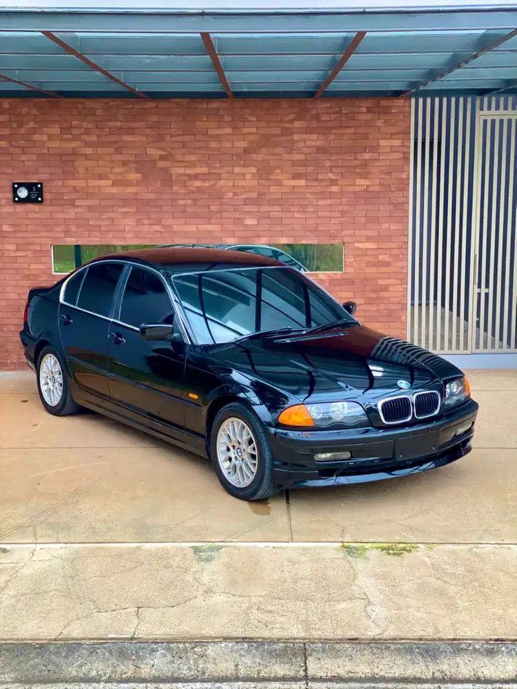 BMW 325i 2001 Bensin