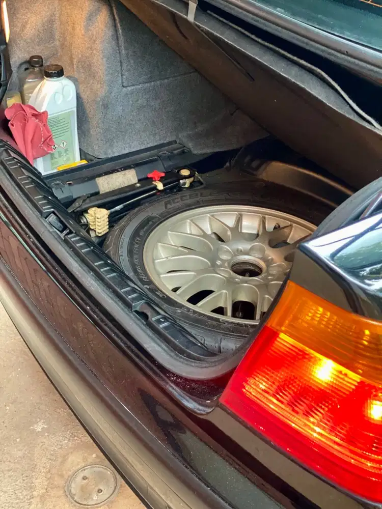 BMW 325i 2001 Bensin