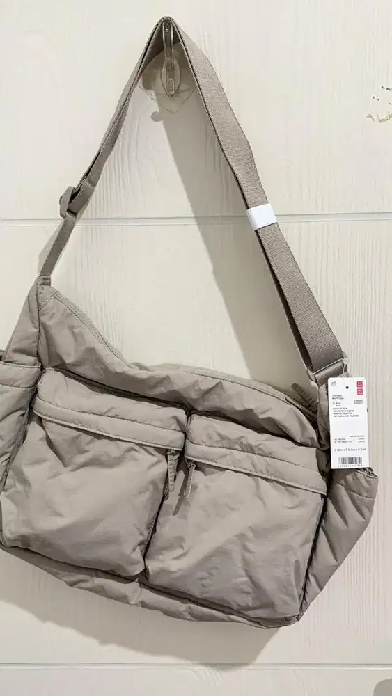 Tas bahu Uniqlo BARU