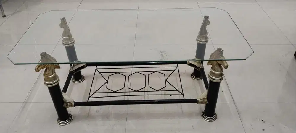 Meja Tamu Kaca Like New