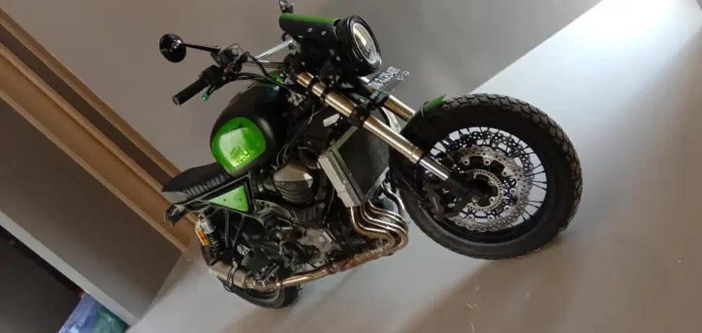 Kawasaki Z800 2013 custom