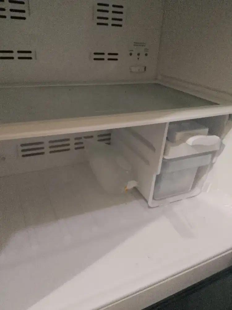 Jual kulkas polytron