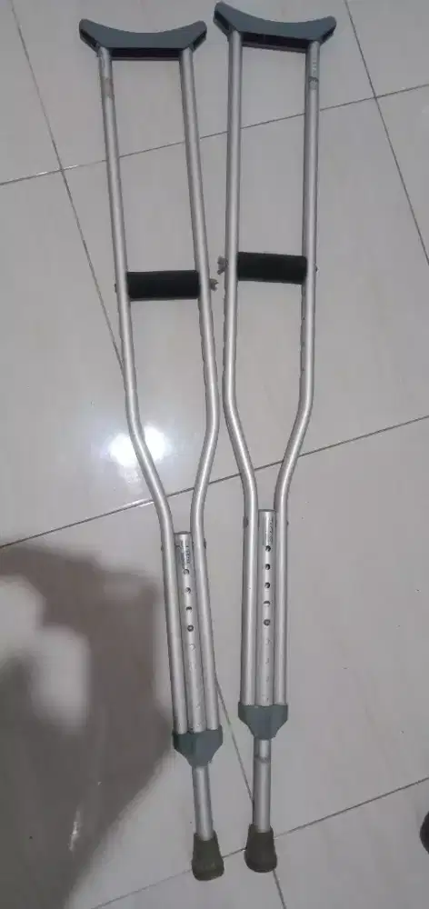 Dijual tongkat jalan/tongkat kruk/tongkat ketiak