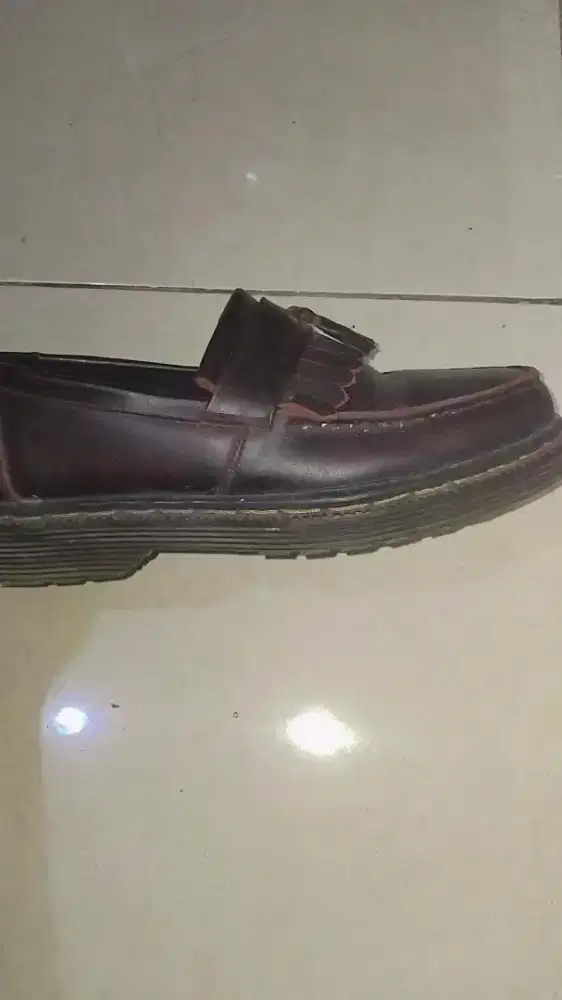 Sepatu docmart coklat