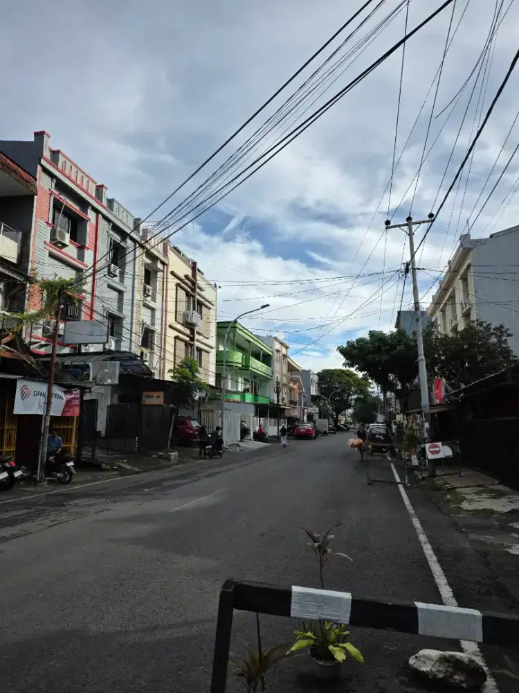 Dijual rumah tua jl pros serigala rumah tua luas 300m2 