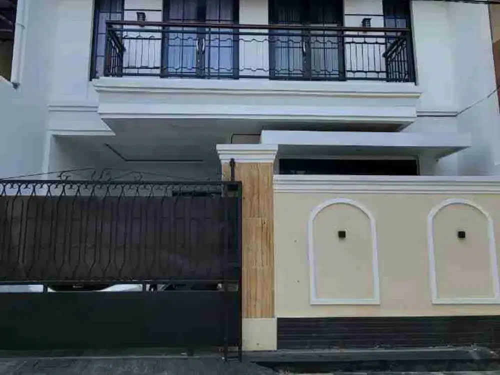 Rumah American Classic di Pamulang Tangerang Selatan Rumah 2 Lantai SHM 1,35 M