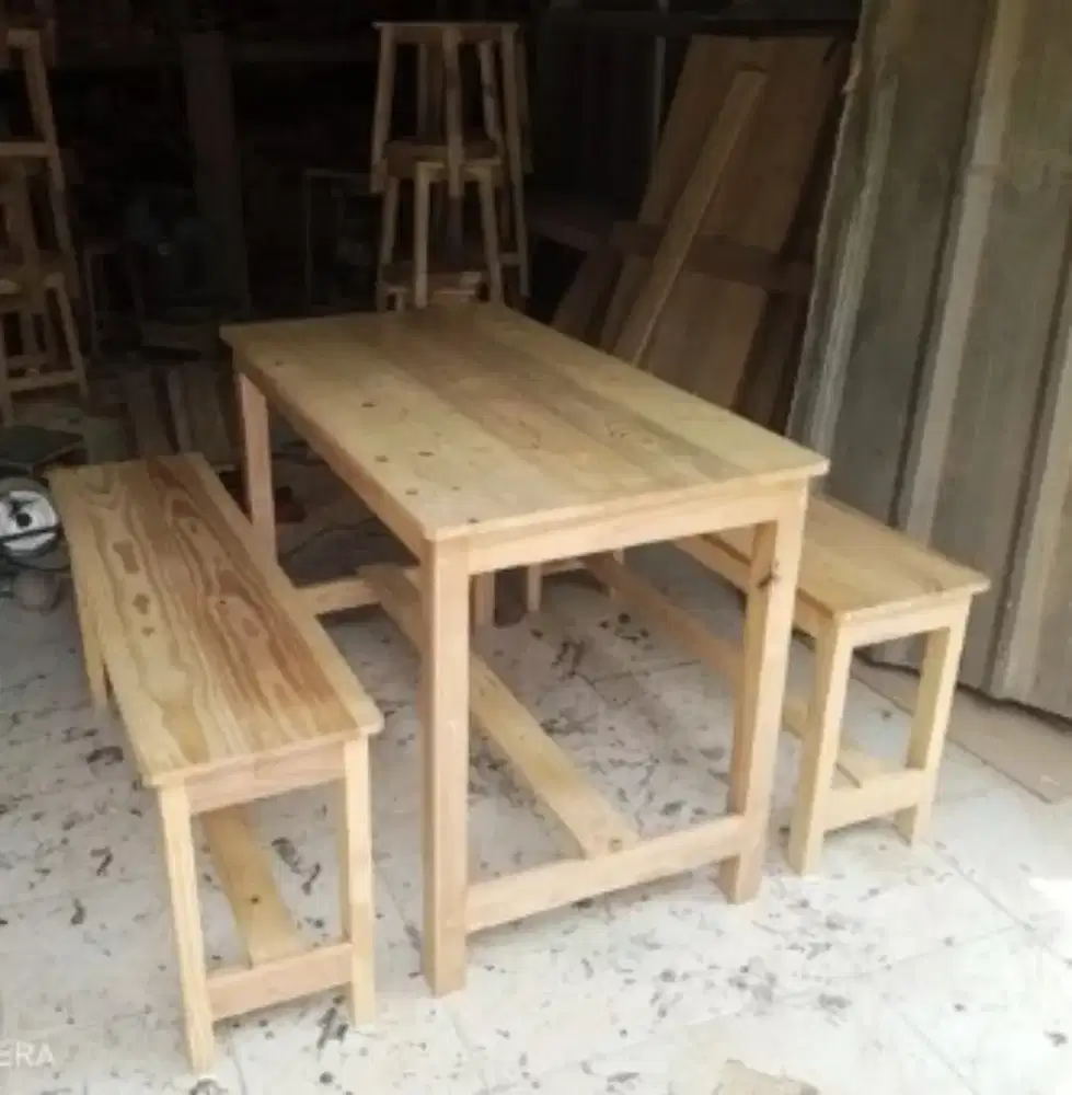 Meja panjang' 2 meter lebar 2 meter kurang tinggi 1 meter