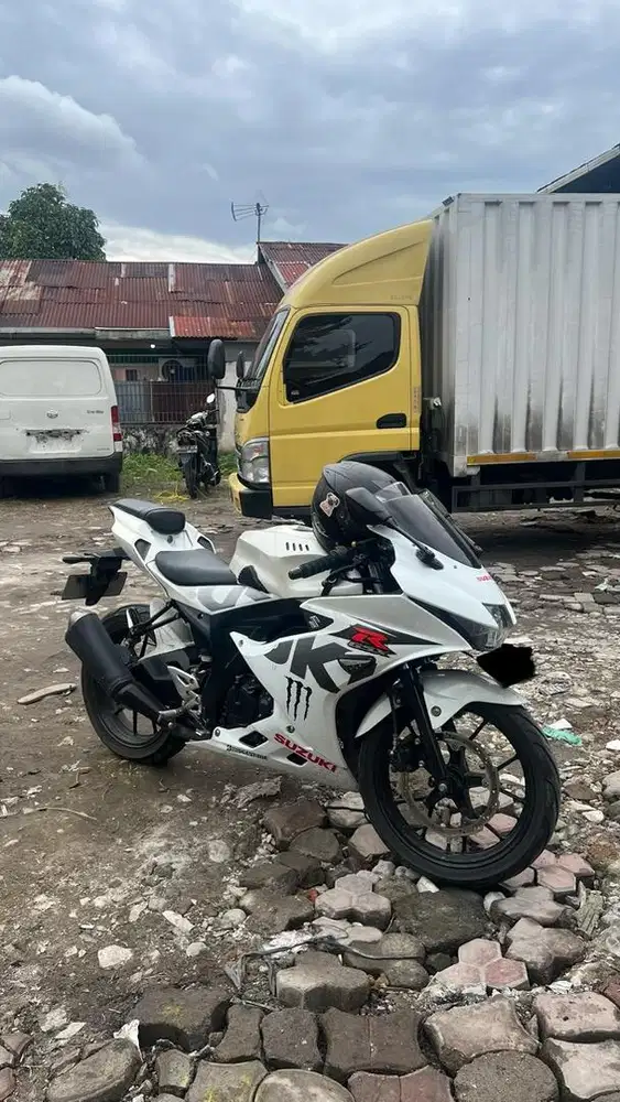 SUZUKI GSXR150 2019 sudah modif dikit moge motor sport motor vering