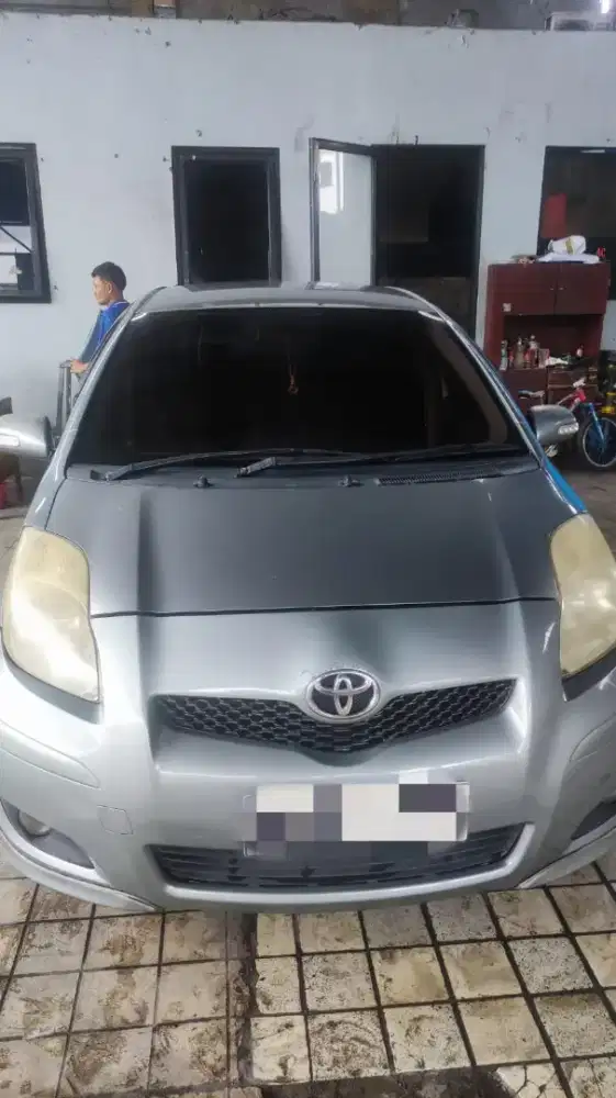 Dijual cepat Toyota Yaris 1 5 E automatic 2010