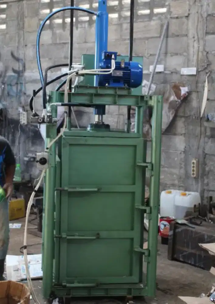 Mesin pres penggerak dinamo