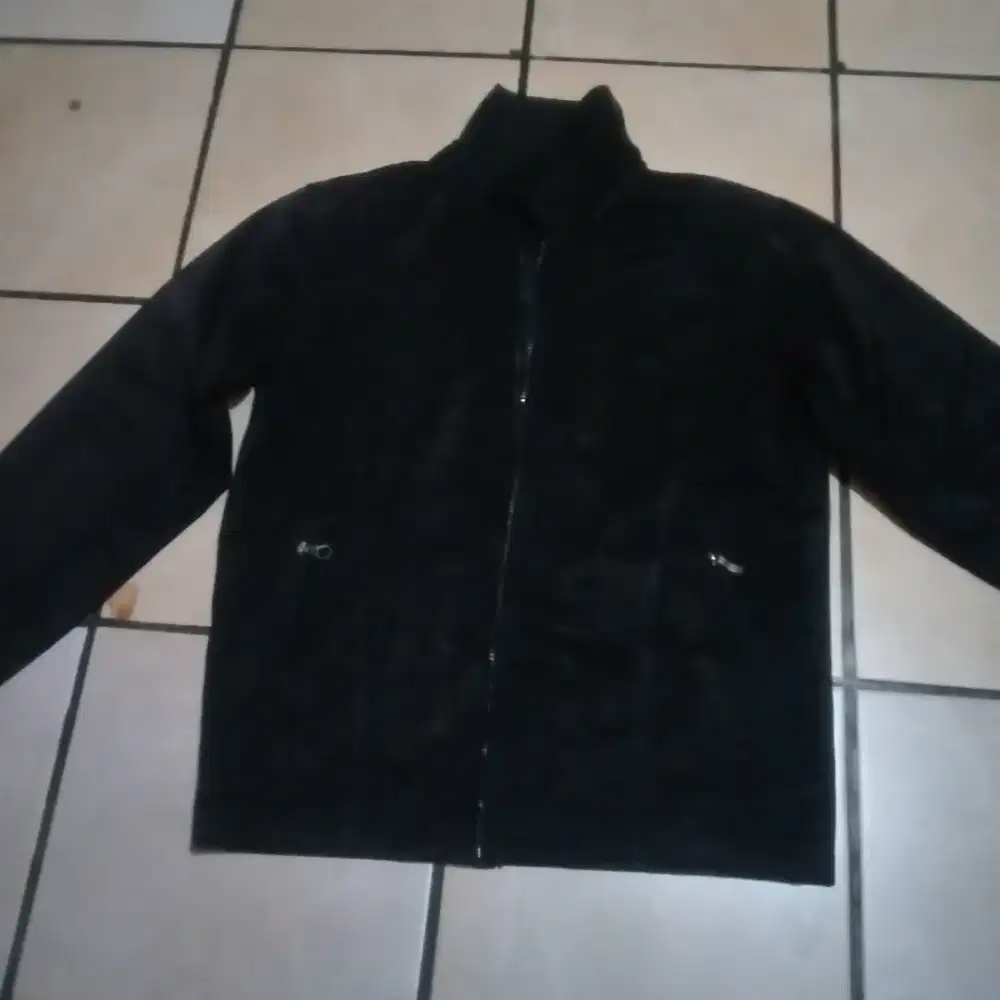 Jaket hitam lengan panjang