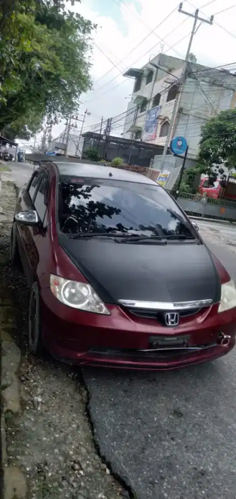 Di jual mobil original dan asli mesin halus ,ban,pajak,plat baru smua