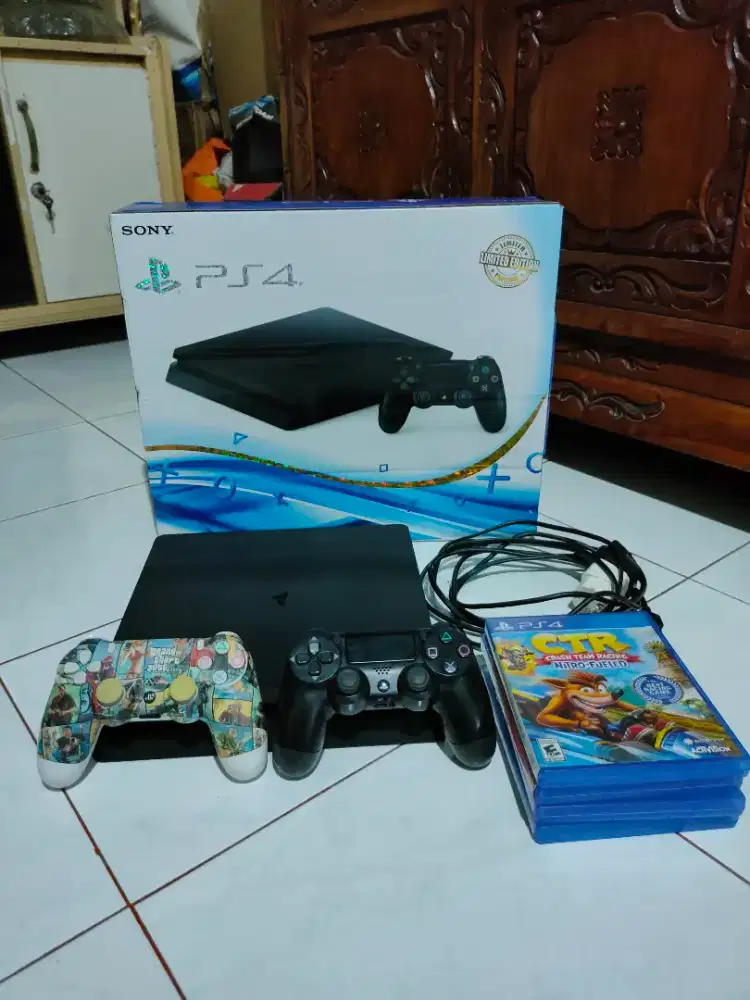 Dijual PS4 Slim 500GB