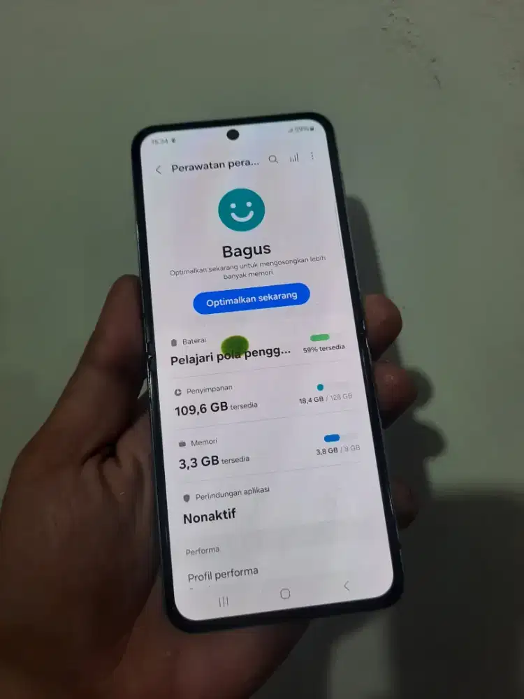 SAMSUNG Z FLIP 4 RAM 8 GB INTERNAL 256 GB