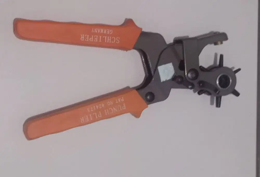 Alat pembolong kulit (Punch Plier)