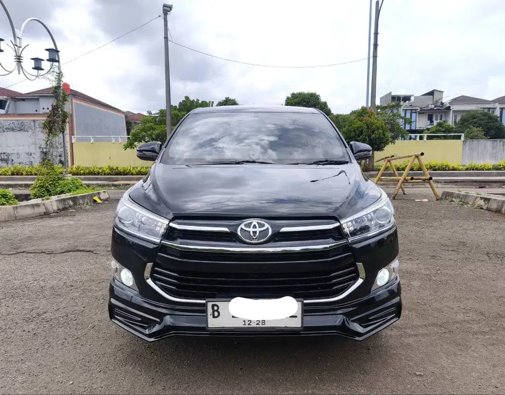 KM 60rb Toyota Innova 2.4 V Diesel AT 2018 2019 Hitam Capt seat reborn