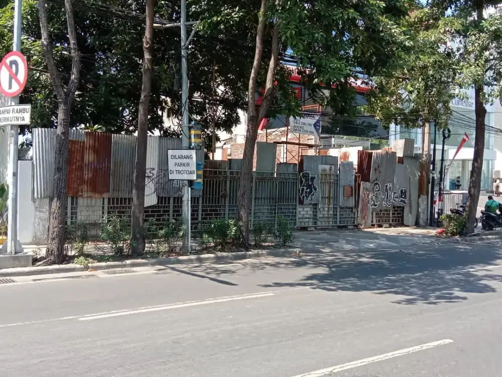 Raya Diponegoro dekat Raya Darmo Strategis Jalan Lebar