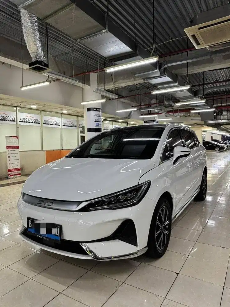 BYD M6 SUPERIOR CAPTAIN 2024