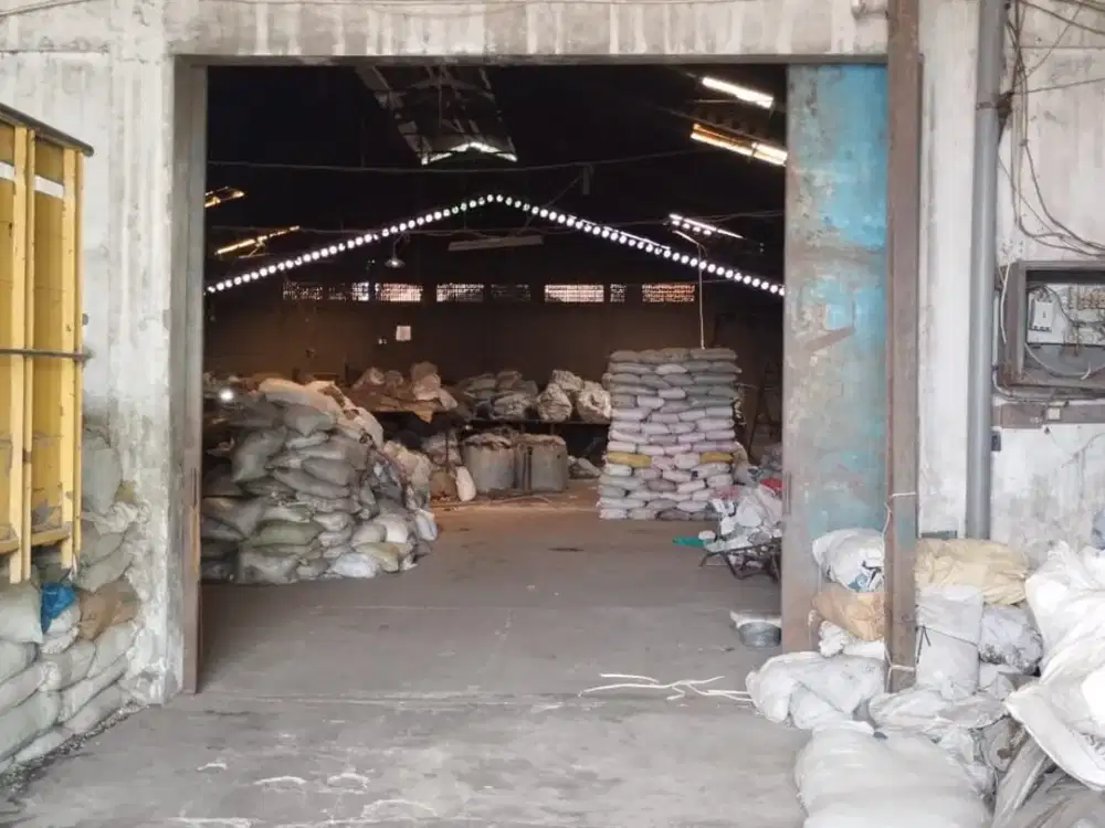 Dijual Cepat Pabrik+Rumah Plastik LT 1900m Di Daerah Taman Sepanjang