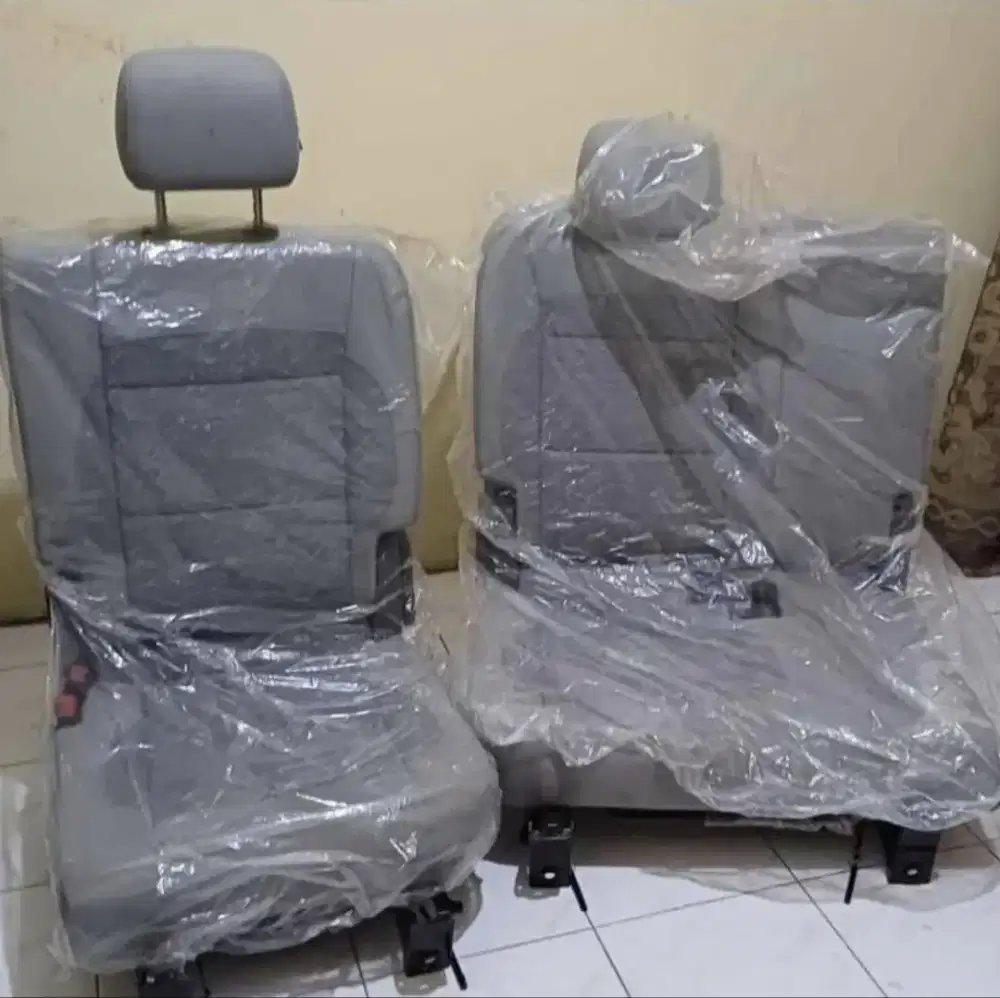 Jok Tengah / Baris Kedua