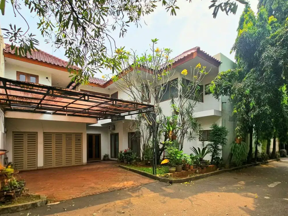 TURUN HARGA! SUPER NEGO. Rumah Dijual lebak Bulus, Cilandak. Depan, Dlm Cluster