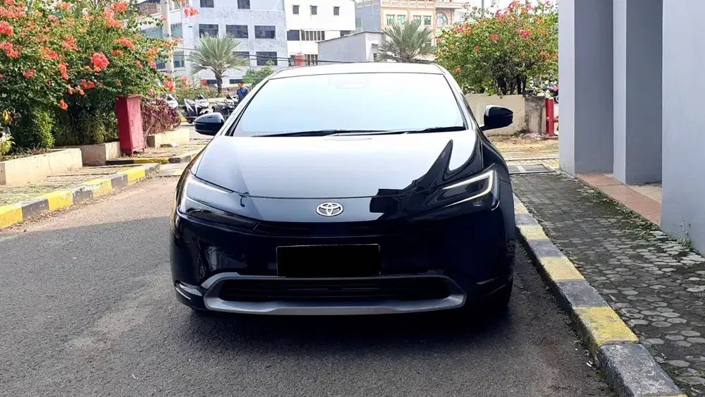 All New Toyota Prius Z 2.0 HEV Hybrid AT Hitam 2024 NIK 2023 Like New