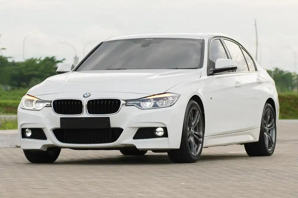 (DP 65jt) BMW 330i Sport Facelift LCI 2018 (F30)