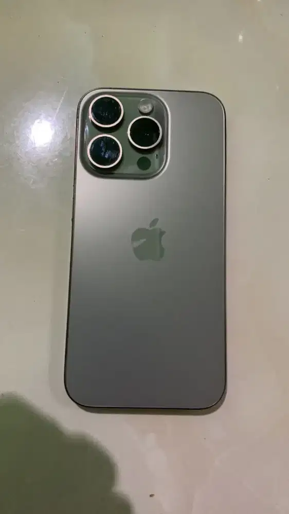 iPhone  15  pro