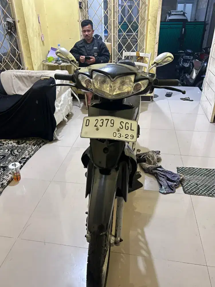Suzuki Shogun 125 r tahun 2004