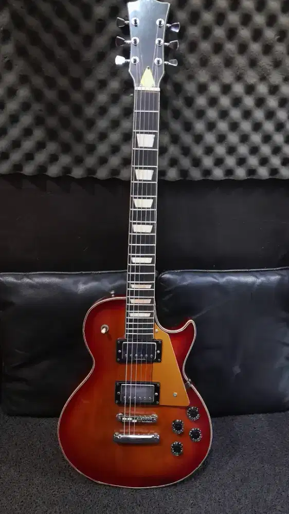 GITAR ELEKTRIK NO BRAND VINTAGE LESPAUL SECOND