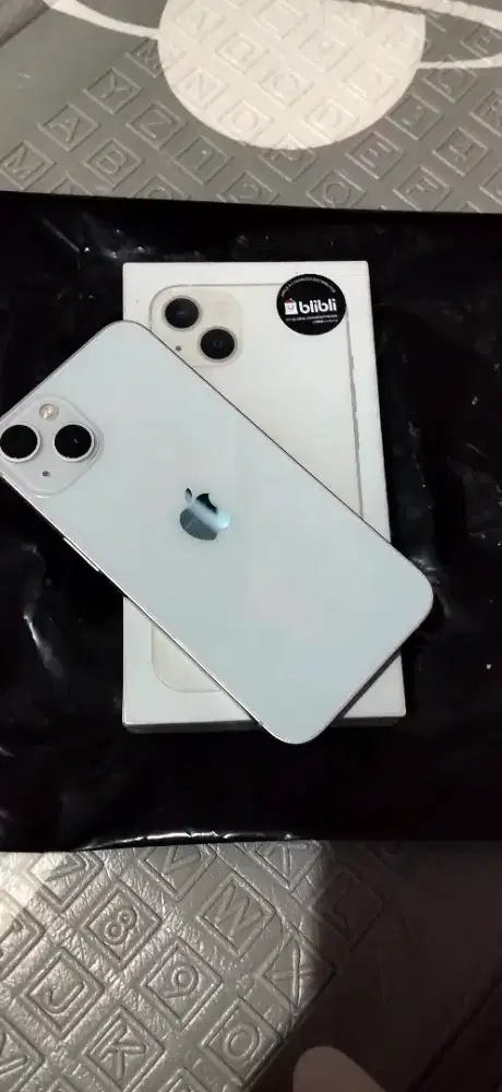 iPhone 13 128GB starlight Garansi Resmi Bh 100%