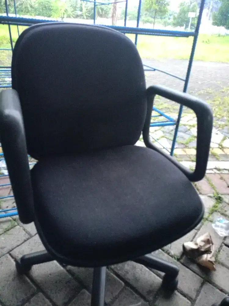 Jual kursi kantor ada 20 unit