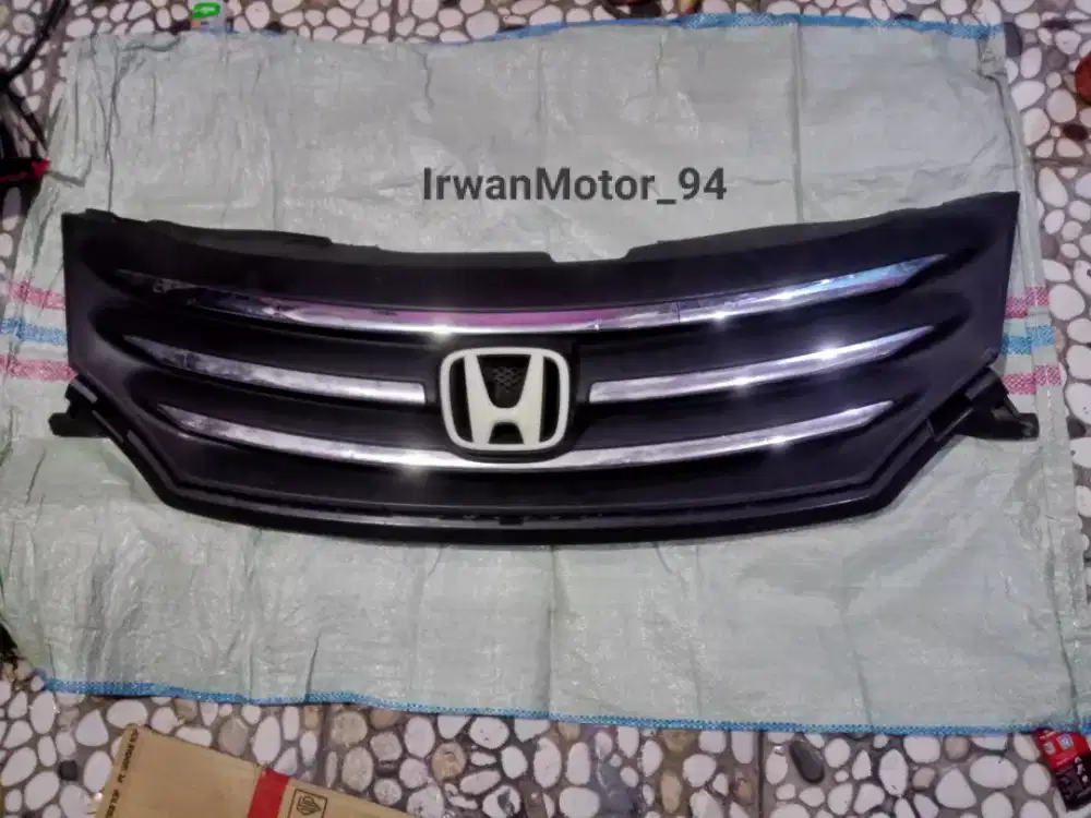 Grill depan Honda Freed Tahun 2008 2012