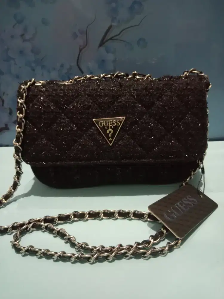 Di jual tas wanita merk guess