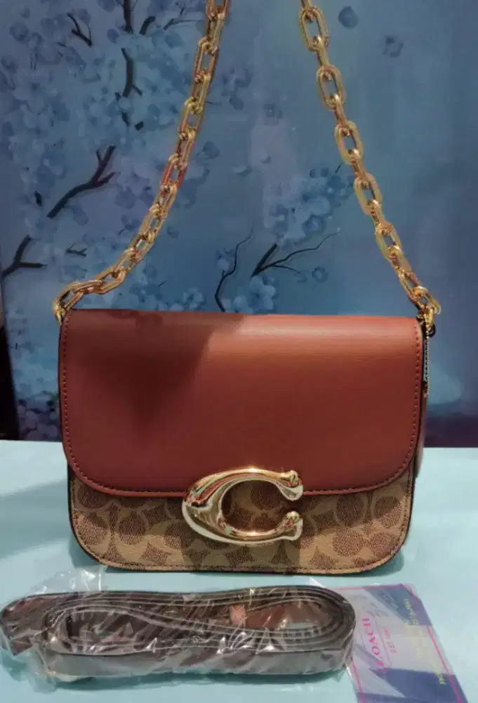 Di jual tas cewek merek coc ada box